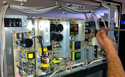 Trung tâm điện tử An Khang chuyên sửa tivi tại Cầu Giấy